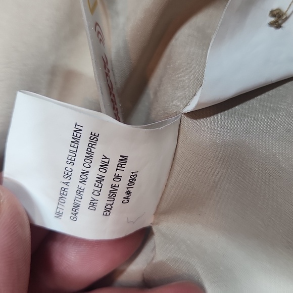 Laura Blazer - Picture 10 of 14